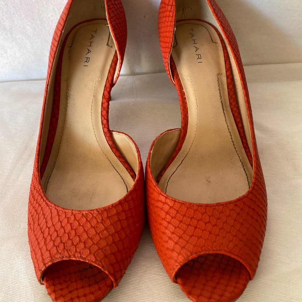 Tahari Open toe pump, crocodile leather embossed